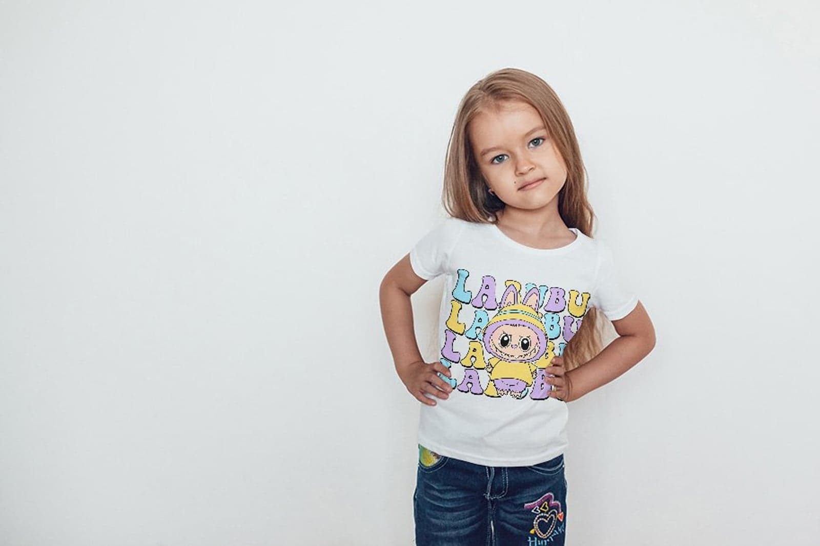 Tricouri personalizate și haine brodate care își păstrează calitatea și după spălare